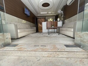 Lobby - NH Skye Suites Hotel (New Delhi)