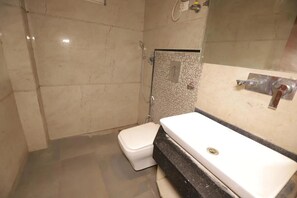 Ducha, artículos de higiene personal gratuitos y secador de pelo