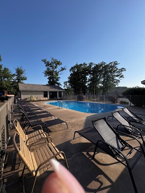 Pool - Best Location on the Lake! 3 pools, Boat Slip! Minutes to Pool bars & The Strip! (Osage Beach)