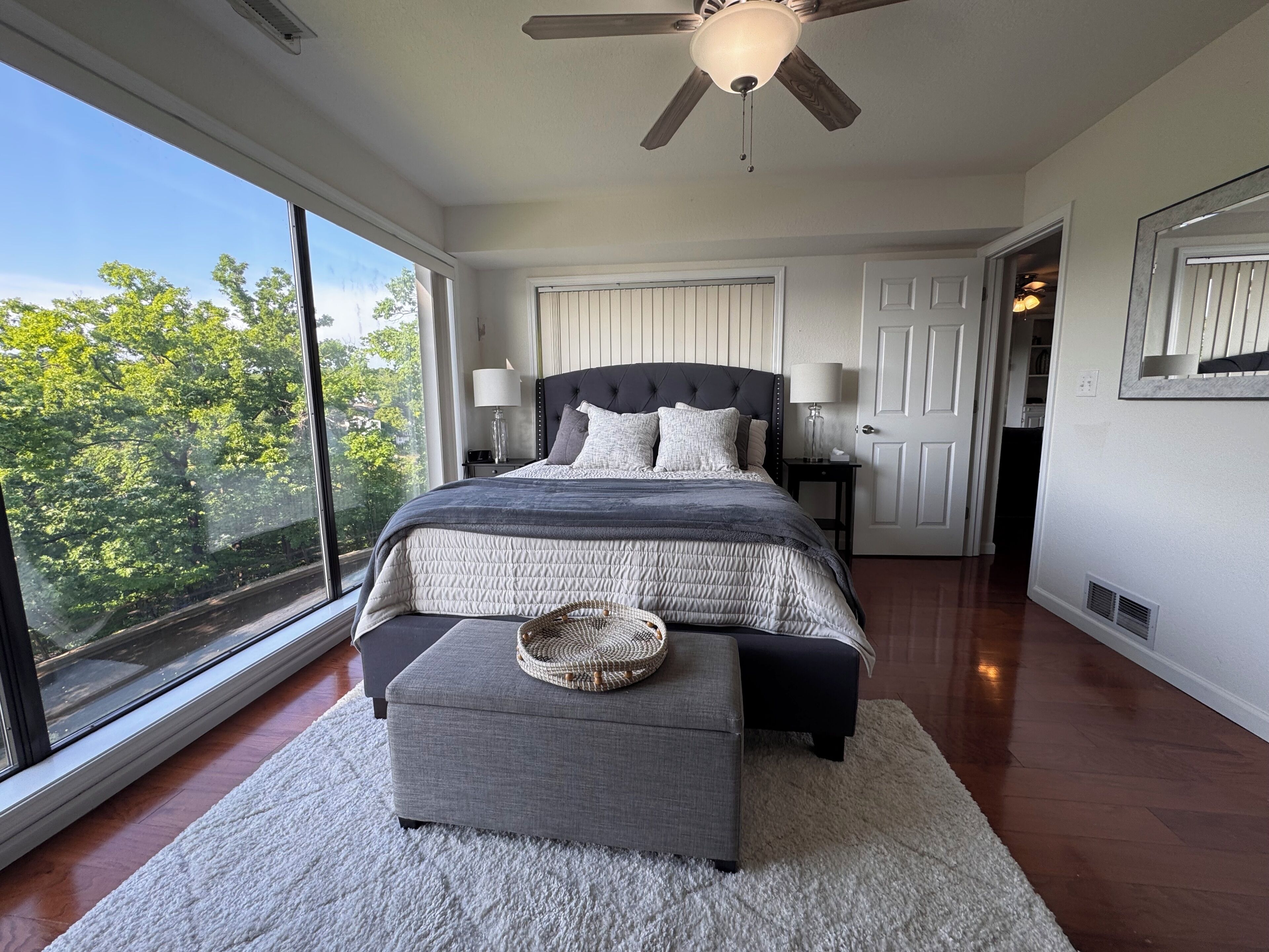 2 chambres, fer et planche à repasser, Wi-Fi gratuit, draps fournis