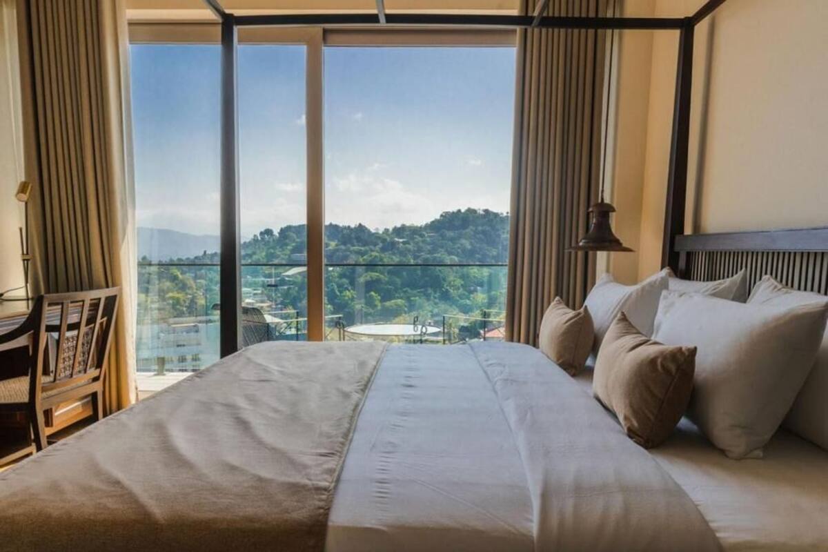 华丽双人房, 阳台, 山景 | 笔记本电脑工作区、免费 WiFi