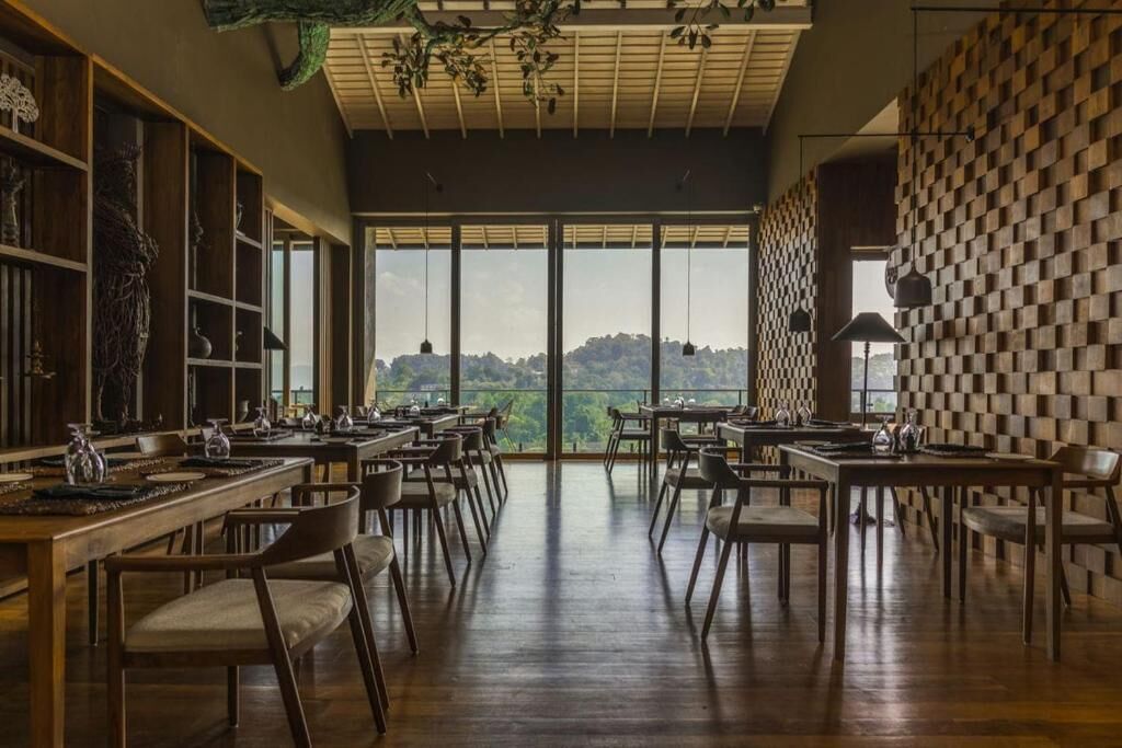 Kamar Double Deluks, balkon, pemandangan gunung | Tempat makan