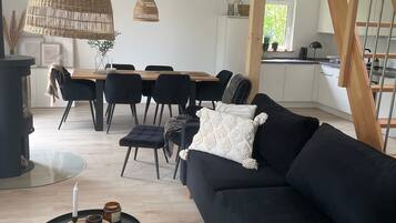 Fernseher, Kamin