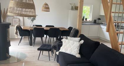 Holiday Home 'Strand Haus' with Private Terrace, Private Garden and Wi-Fi
