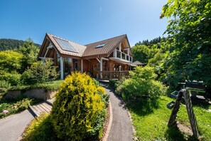 Exterior - Chalet "Du Pont Des Fées": Mountain View, Private Terrace & Wi-Fi (Gérardmer)