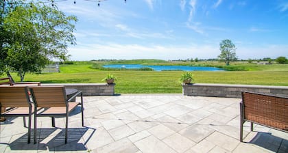 The Farmhouse at Locavore Farm 32-Acre Prairie, Pond & Farm-to-Table Stay
