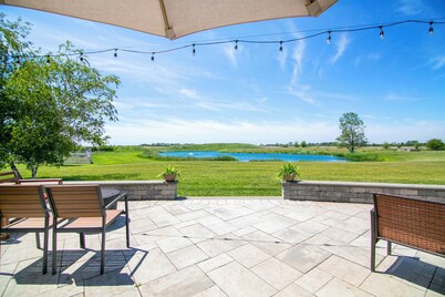 The Farmhouse at Locavore Farm 32-Acre Prairie, Pond & Farm-to-Table Stay