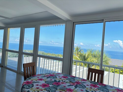 Cosy and spacious in Saint Joseph close to Rivière Langevin and town center
