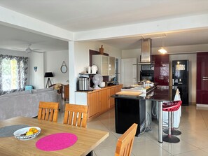 Dining - Vrbo Property (Saint-Joseph)