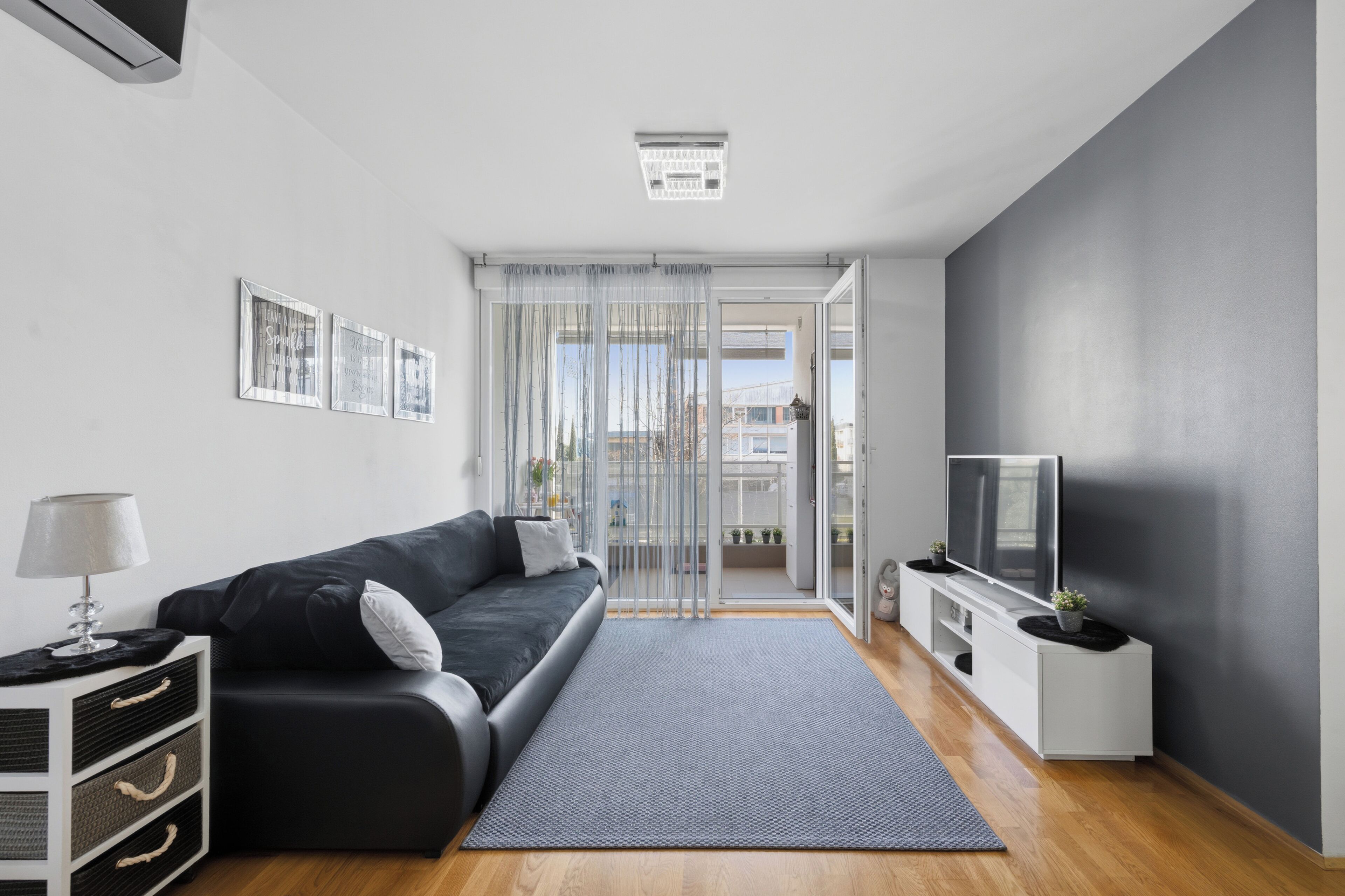 Apartment, Balcony, City View | Living area