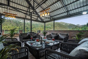 Khu ẩm thực ngoài trời