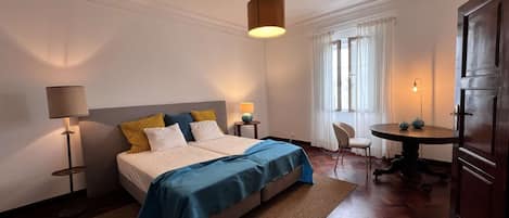 1 bedroom, iron/ironing board, travel cot, WiFi