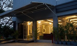 Exterior detail - Basilica Resort Loanvala (Lonavala)