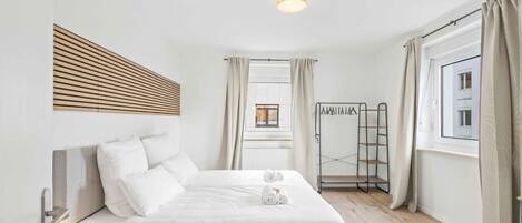 3 Schlafzimmer, Schreibtisch, Bügeleisen/Bügelbrett, kostenloses WLAN