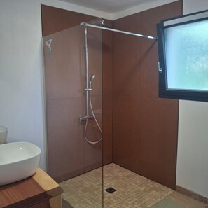 Bathroom - Vrbo Property (Montselgues)
