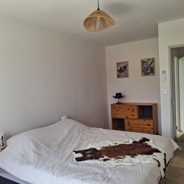 Room - Vrbo Property (Montselgues)