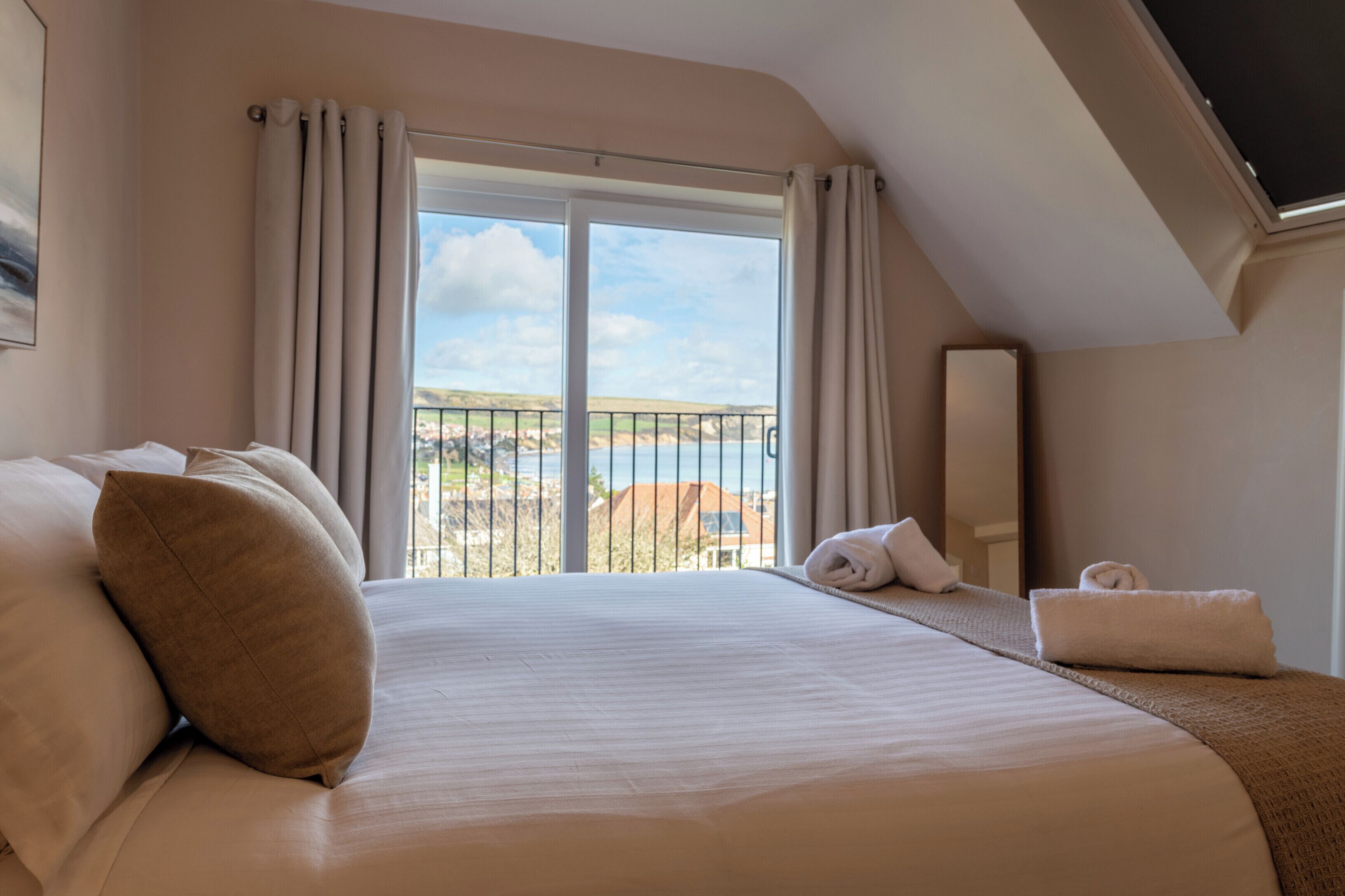 4 bedrooms, free WiFi, bed sheets