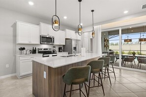 Fridge, microwave, oven, stovetop - 2-Story Slide! Theater! Hogwarts! Epic Resort! Near Disney! (Clermont)