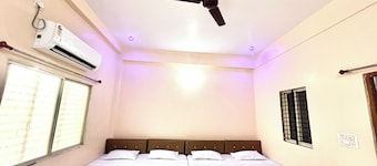 3-bedroom house in Ujjain, perfect for relaxing stays at affordable pricing.