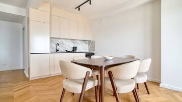 Luxury-Apartment, Meerblick | Speisen