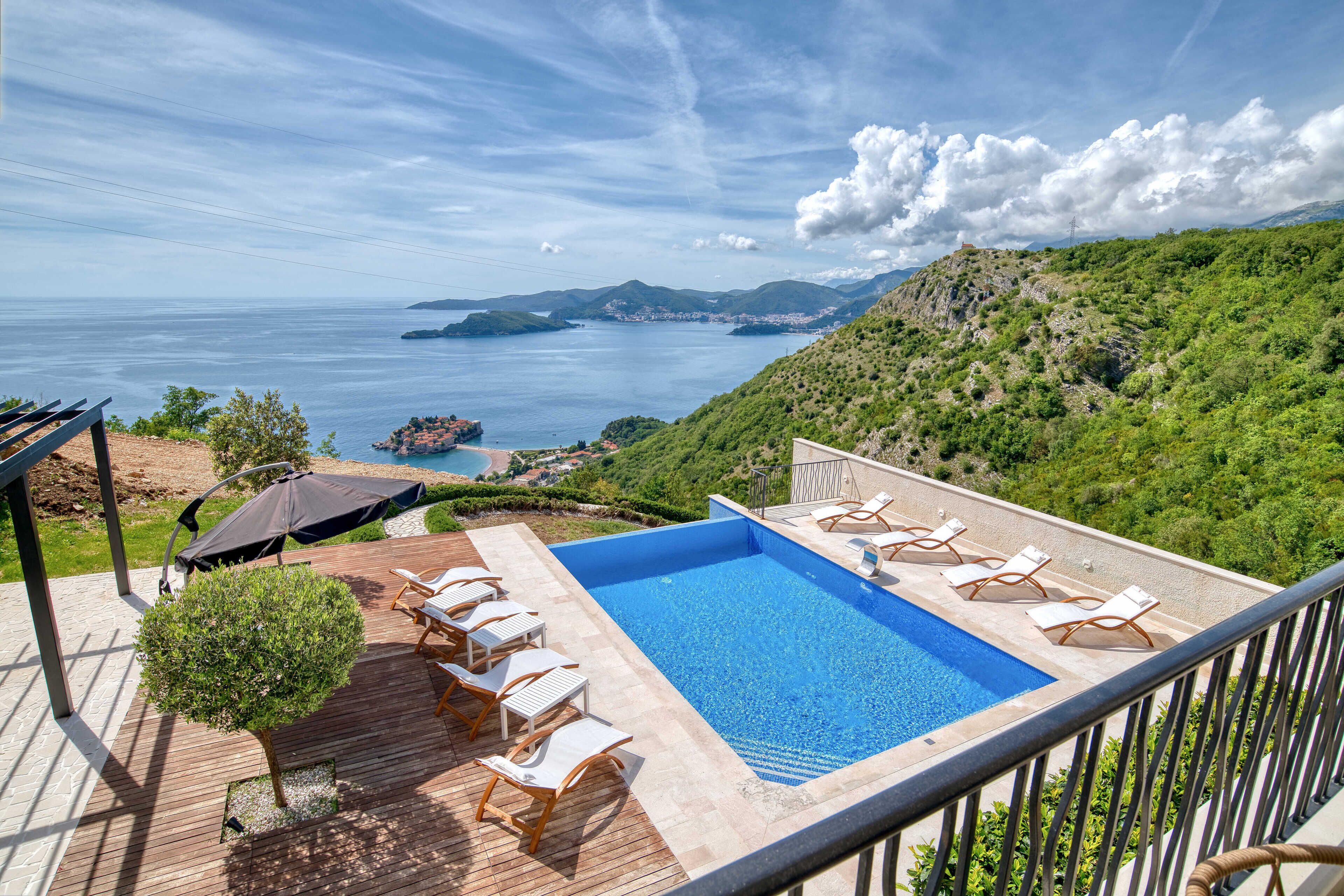 Luxury Apartment, Sea View | Pool | Seasonal outdoor pool