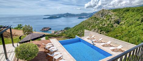 Luxury Apartment, Sea View | Pool | Seasonal outdoor pool