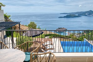 Luxury-Apartment, Meerblick | Speisen im Freien