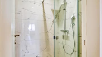 Appartement Exclusif, vue mer | Salle de bain
