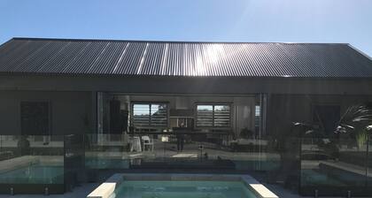 Paradise Country Living, Nature Retreat near Beaches & Private Chef Fine Dining