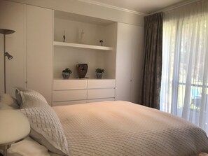 Iron/ironing board, WiFi, bed sheets - Paradise Country Living, Nature Retreat near Beaches & Private Chef Fine Dining (Duffys Forest)