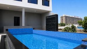 Hồ bơi ngoài trời 