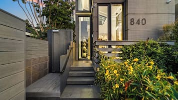 Apartment (5 Bedrooms) | Exterior