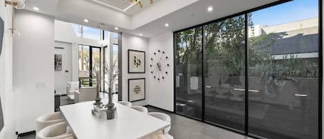Apartment (5 Bedrooms) | Exterior
