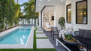 Villa (5 Bedrooms) | Exterior