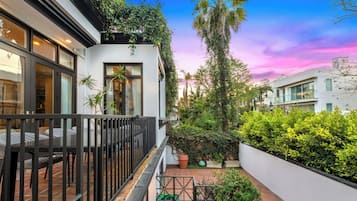 Apartemen (6 Bedrooms) | Eksterior