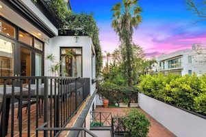 Apartment (6 Bedrooms) | Exterior
