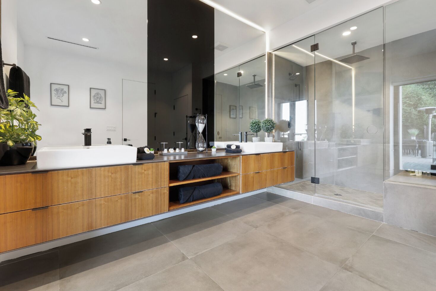 Apartment (4 Bedrooms) | Badezimmer | Dusche, Bidet