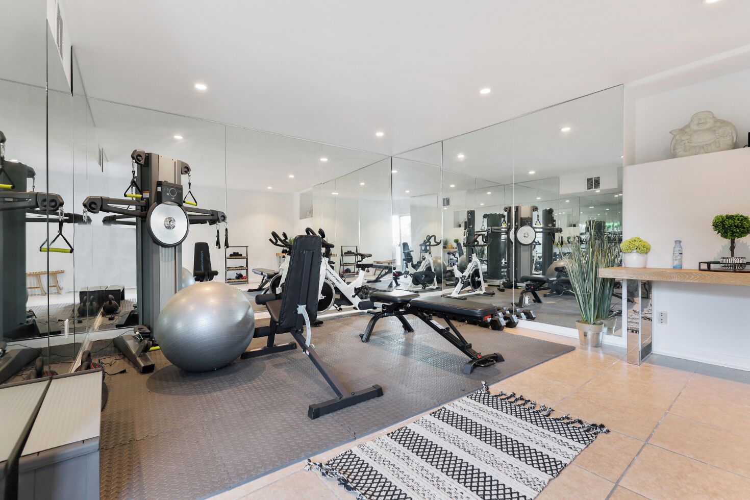 Apartment (4 Bedrooms) | Fitnessbereich innen