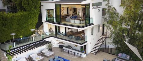Huvila (4 Bedrooms) | Majoituspaikan julkisivu