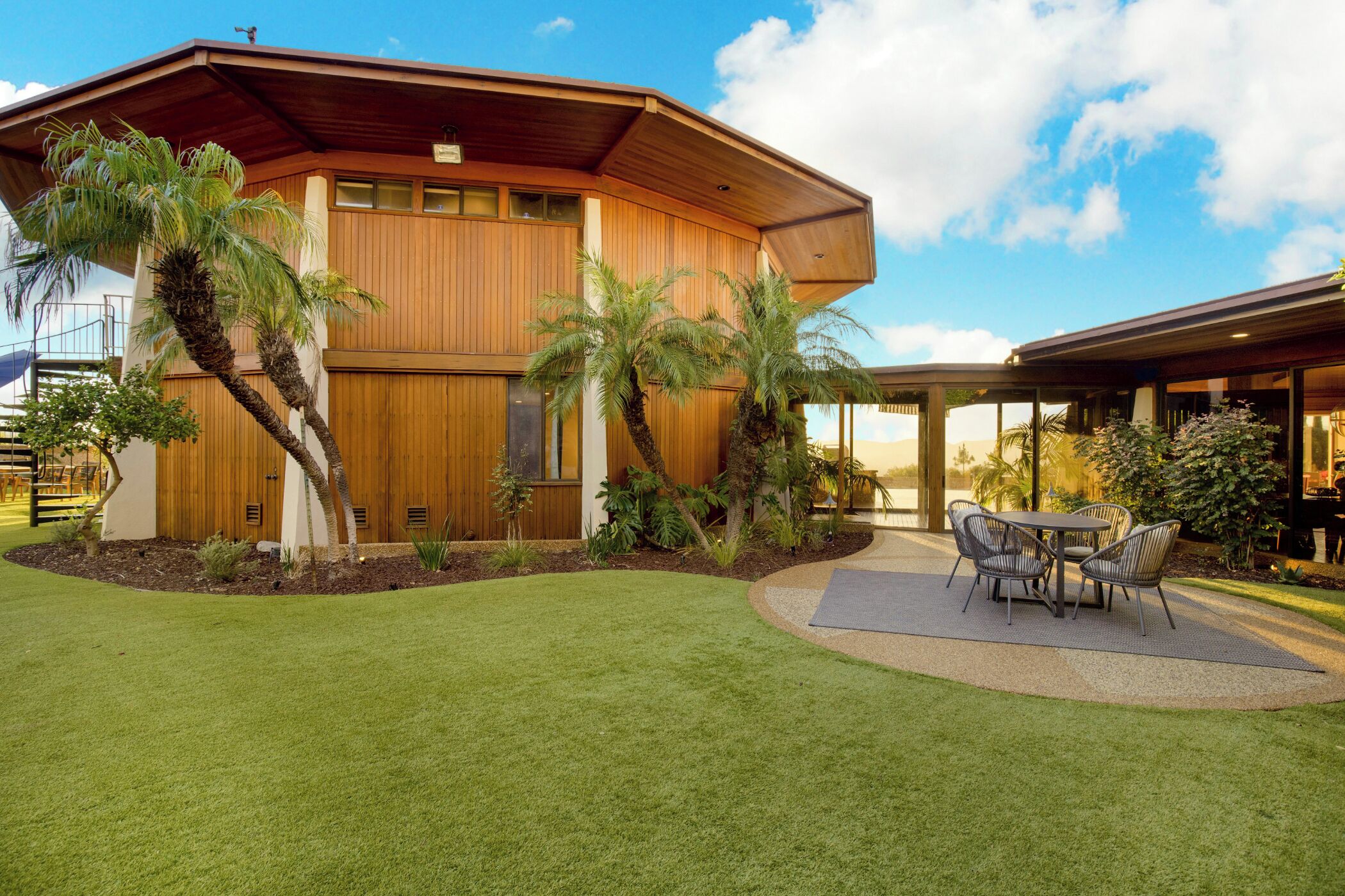Apartment (Multiple Bedrooms) | Exterior