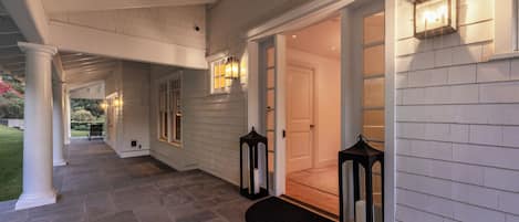 Villa (5 Bedrooms) | Exterior