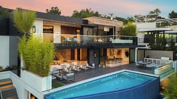 Villa (3 Bedrooms) | Front of property
