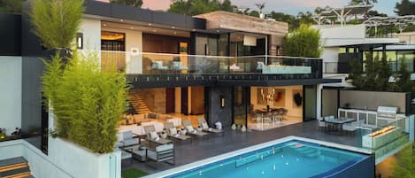 Villa (3 Bedrooms) | Front of property