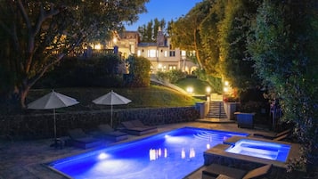 Apartment (6 Bedrooms) | Exterior