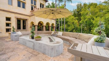Apartment (6 Bedrooms) | Exterior
