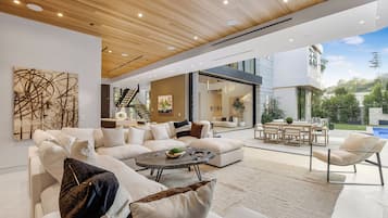 Apartment (5 Bedrooms) | Exterior