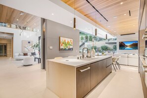 Apartment (5 Bedrooms) | Exterior - Hutton Modern (Beverly Hills)