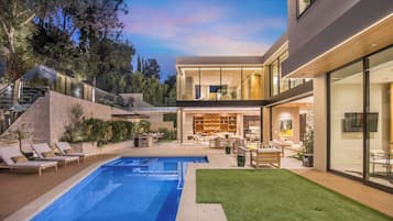 Apartment (5 Bedrooms) | Exterior