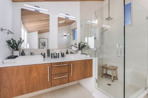 Exterior - Cedar Loft Villa (Venice)