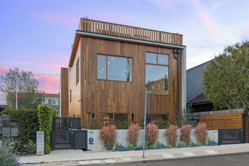 Cedar Loft Villa